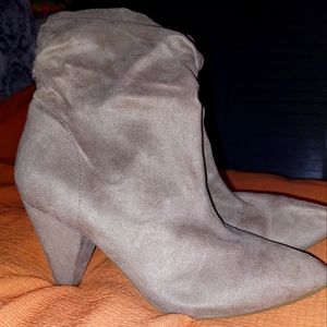 Comfort Est 1946 Low-Heeled Boots